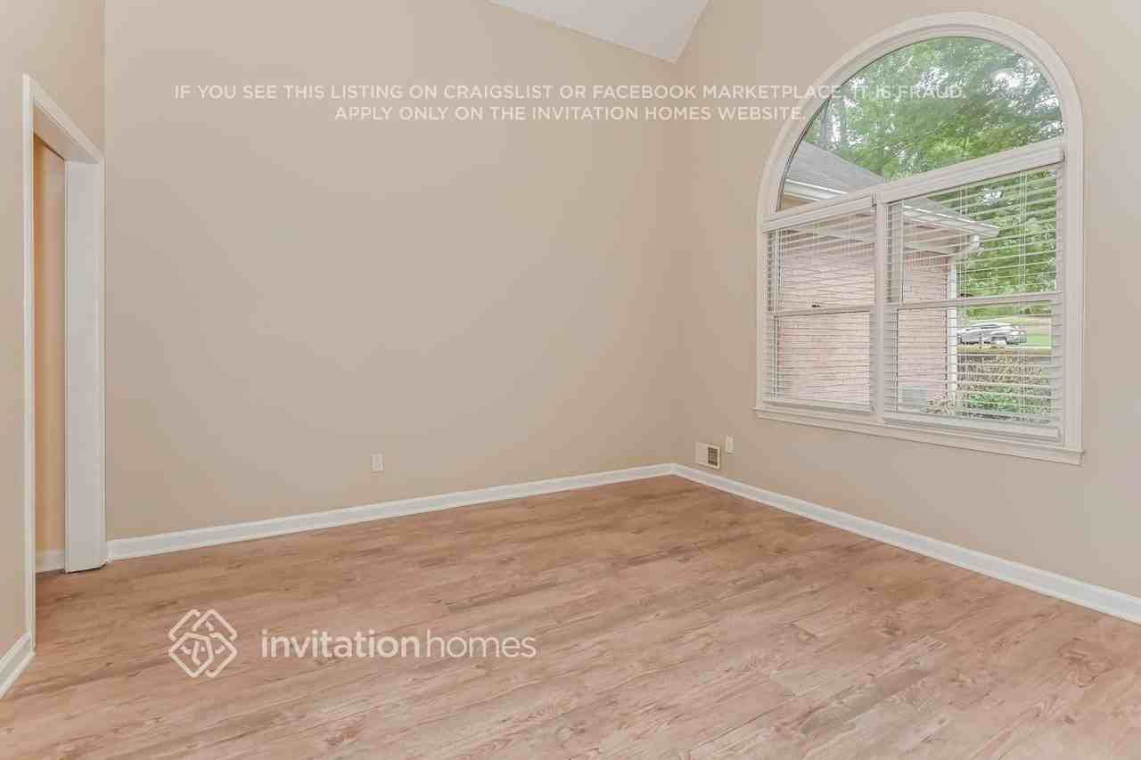 4790 Northbrook Ct - Photo 3 of 17