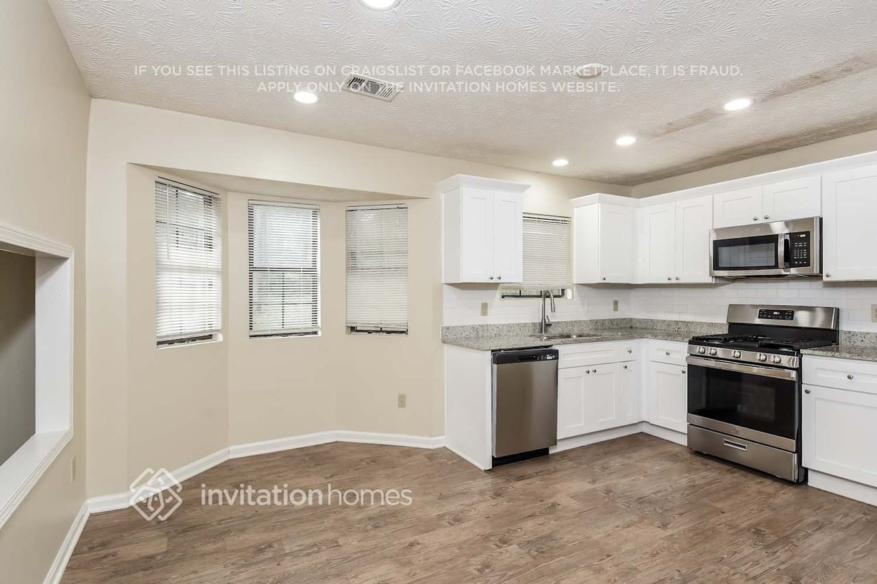 113 Stillwater Rd - Photo 6 of 18