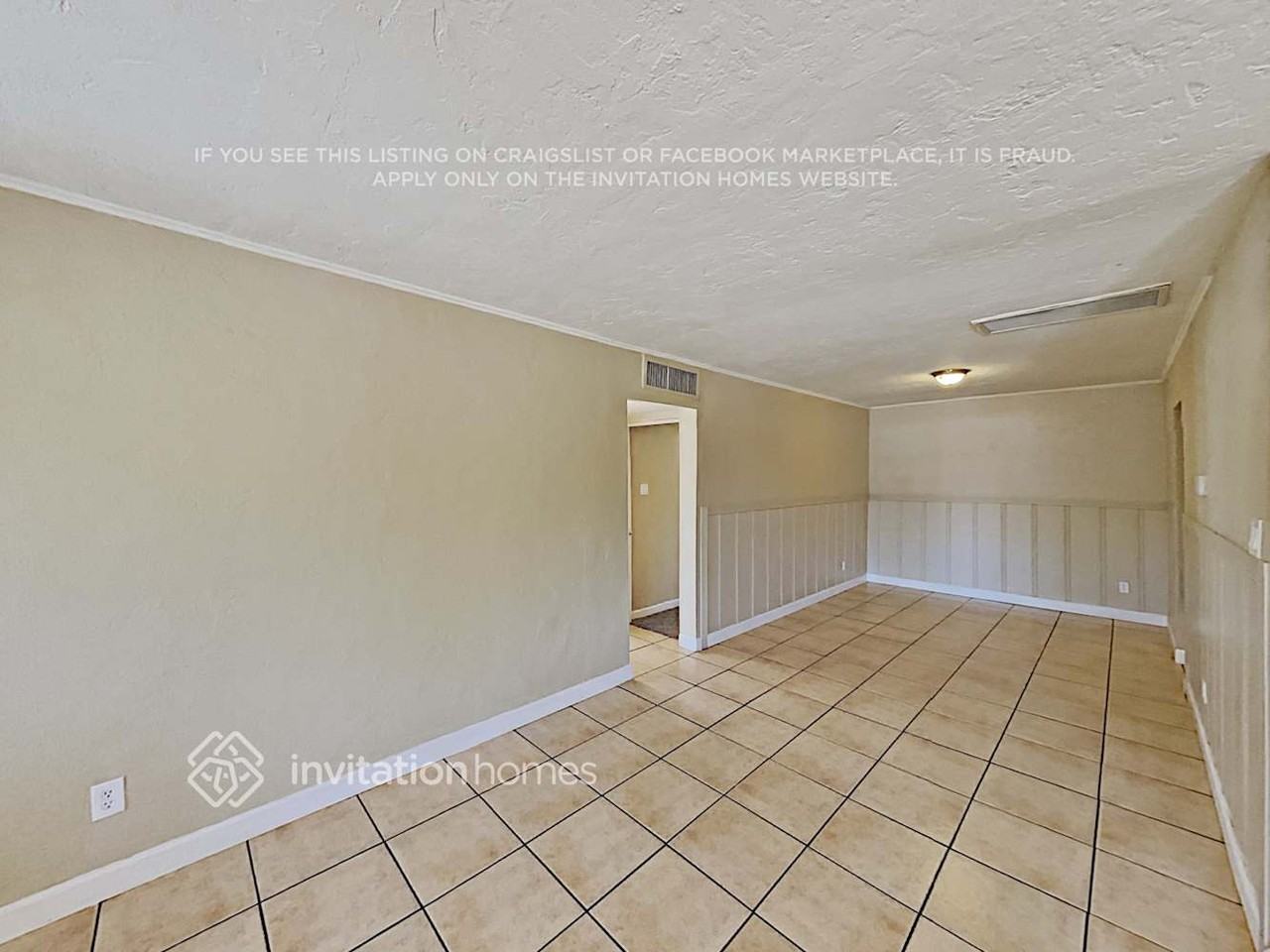 2747 N Greenfield Rd - Photo 3 of 15