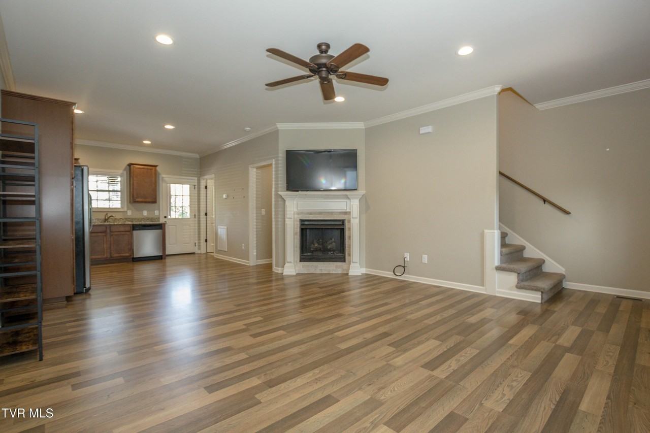1900 Knob Creek Rd #402 - Photo 4 of 33