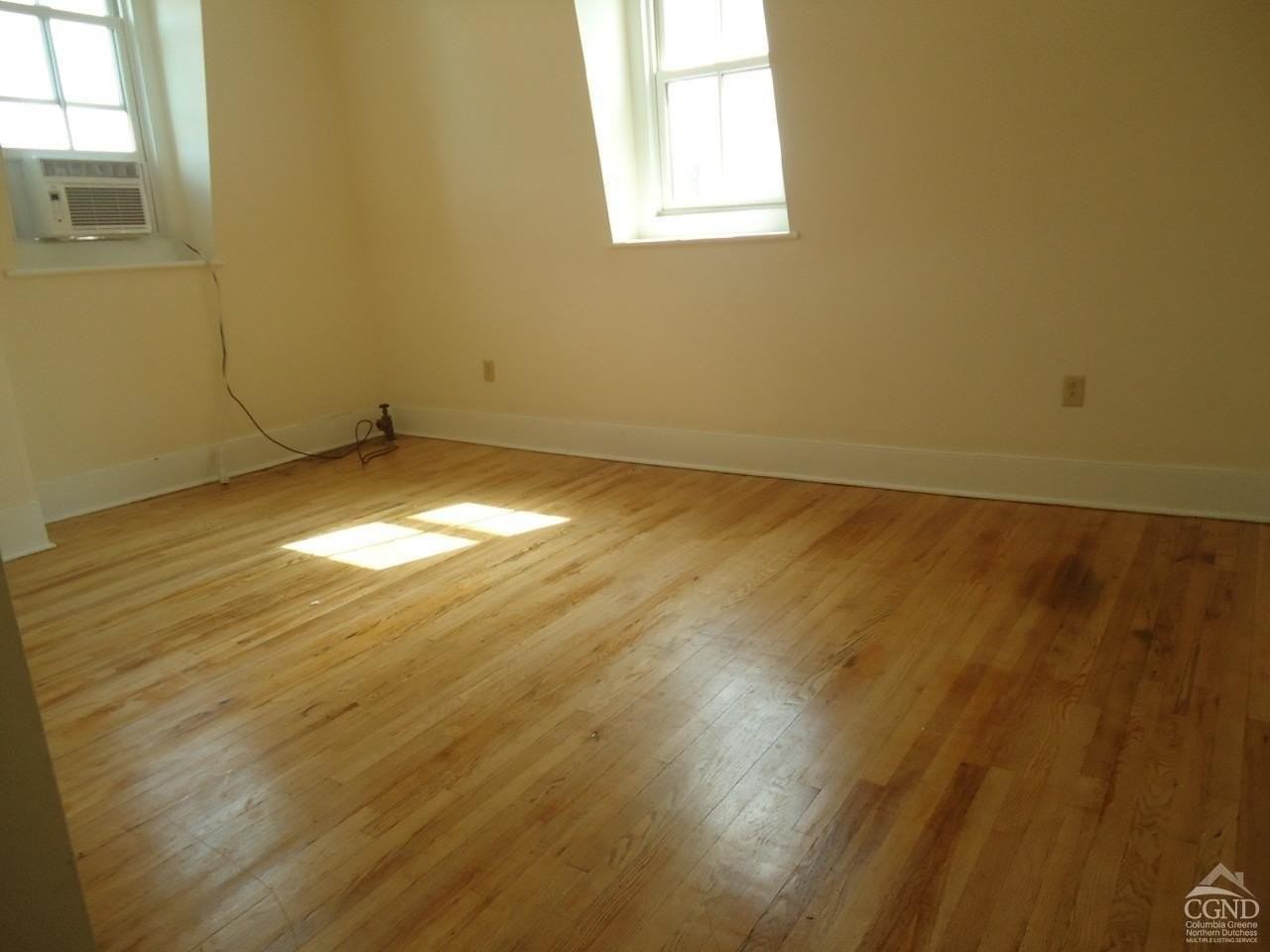 136 Warren St #3 - Photo 6 of 12