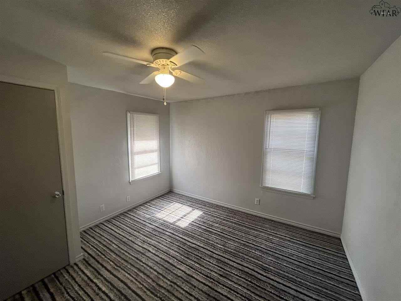 1111 N Beverly Dr - Photo 5 of 6