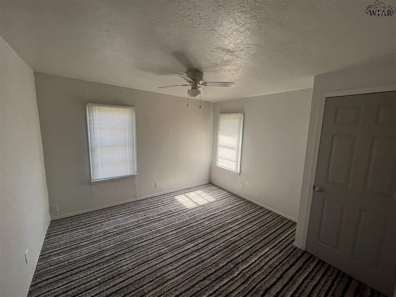 1111 N Beverly Dr - Photo 6 of 6