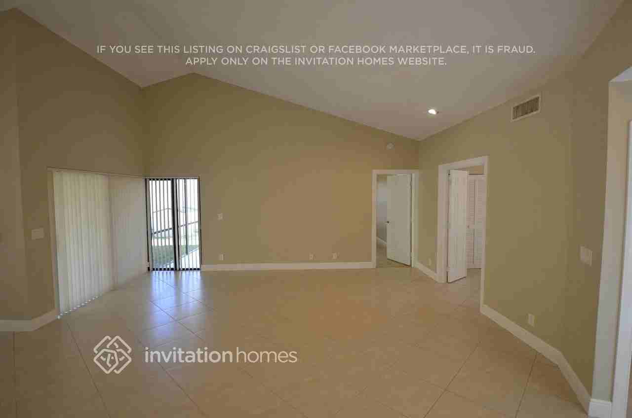 5050 Nw 44th Ave - Photo 3 of 19