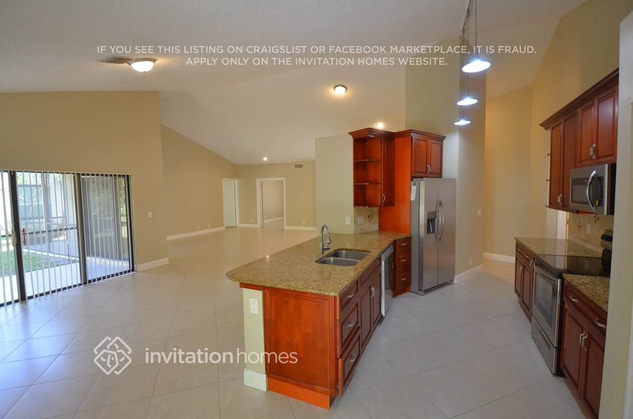 5050 Nw 44th Ave - Photo 5 of 19
