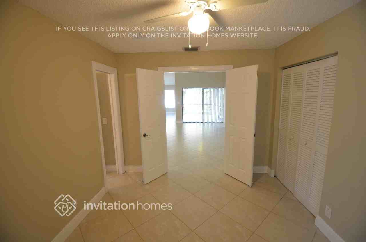 5050 Nw 44th Ave - Photo 6 of 19