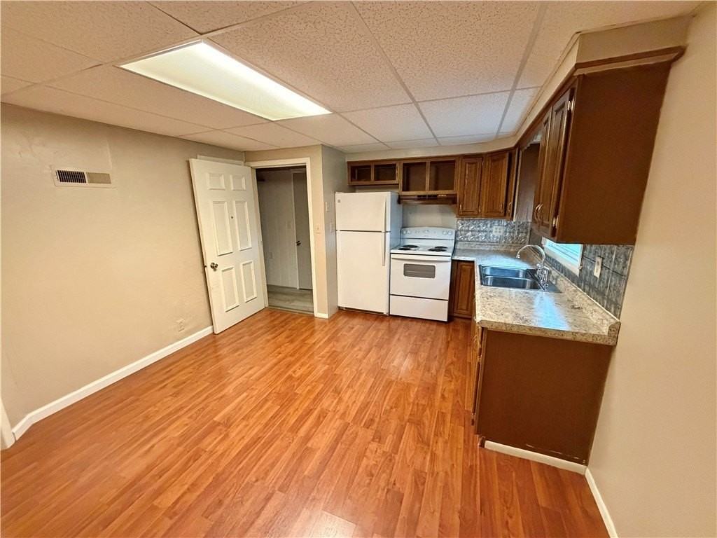310 Liberty St - Photo 4 of 12