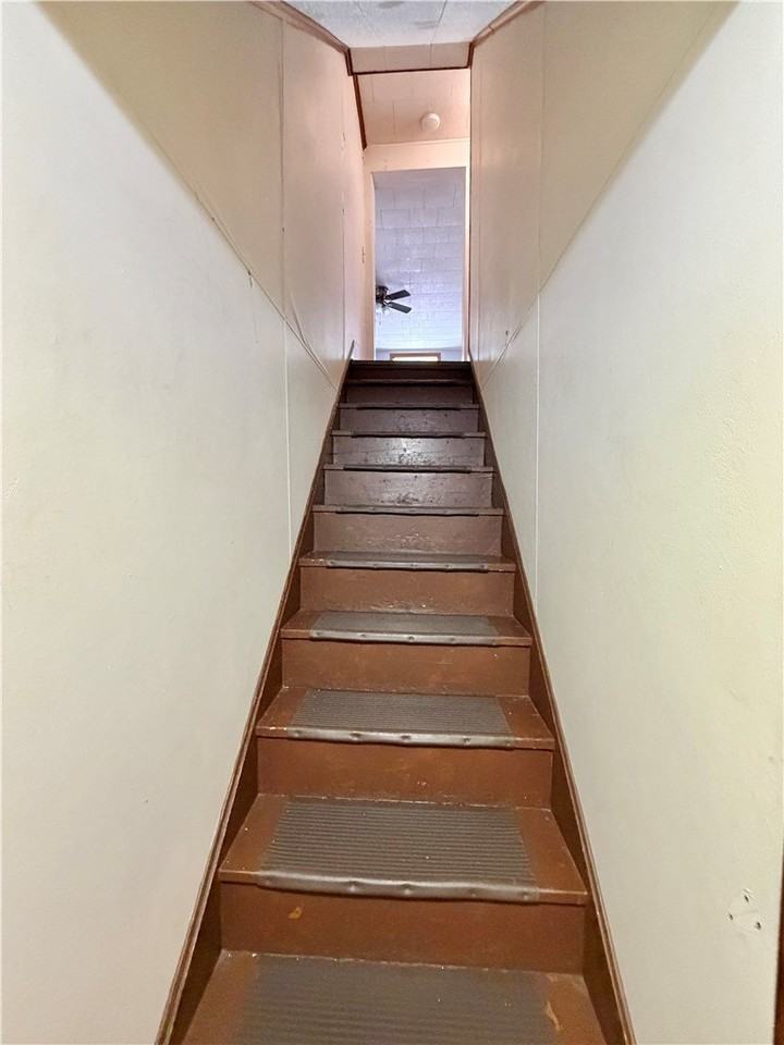 310 Liberty St - Photo 7 of 12