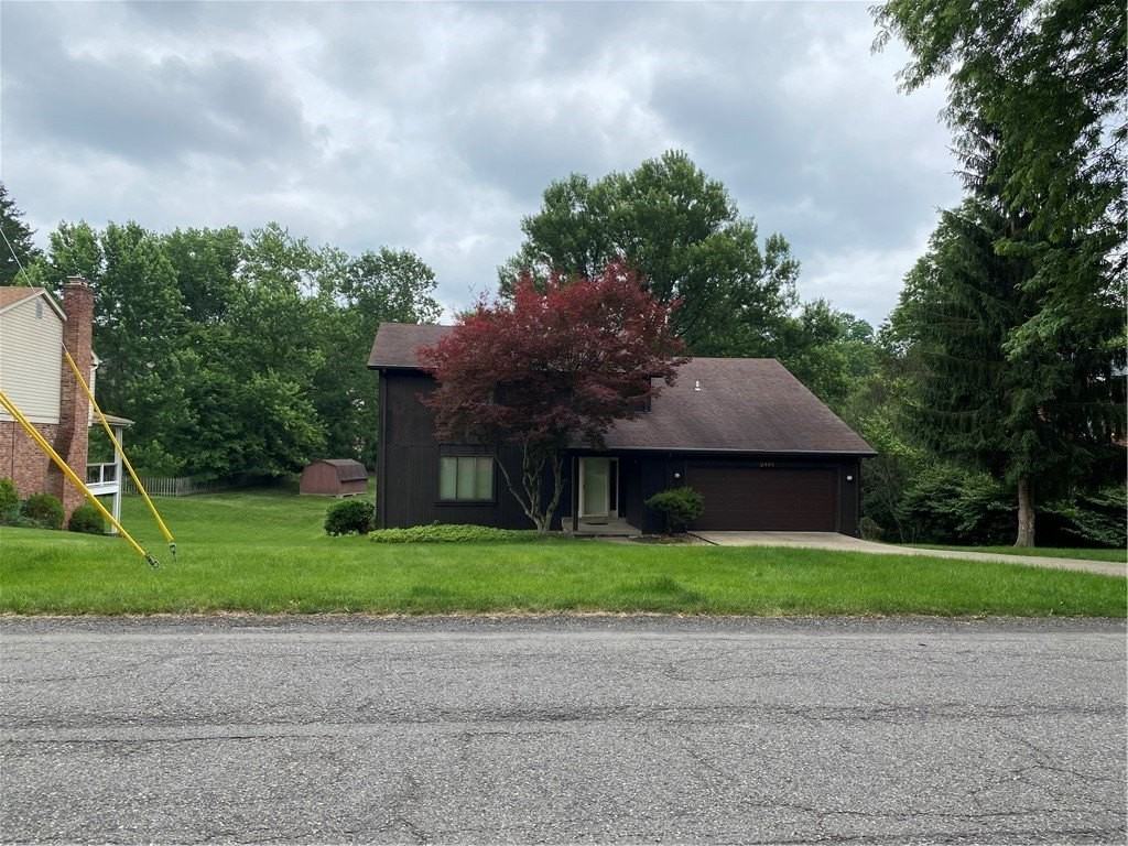2461 Corteland Dr - Photo 3 of 36