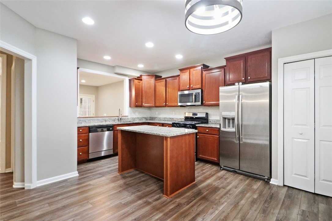 10550 Cherry Grove Ct - Photo 6 of 26