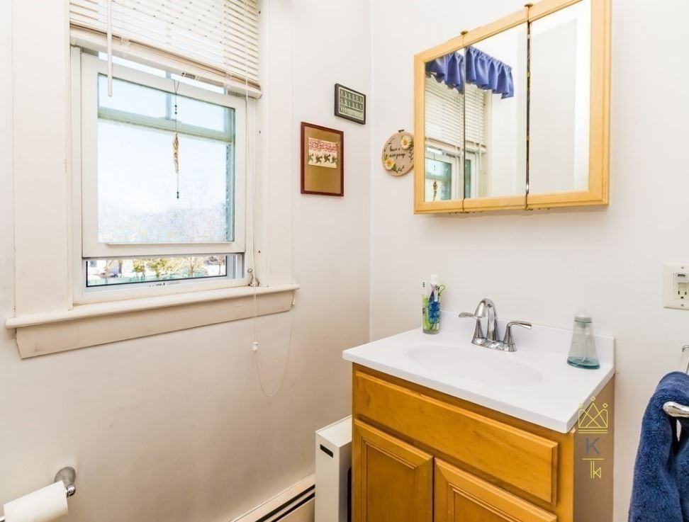 155 Alder St #1 - Photo 6 of 9