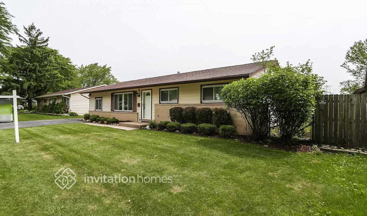 137 Shadywood Ln - Photo 3 of 20
