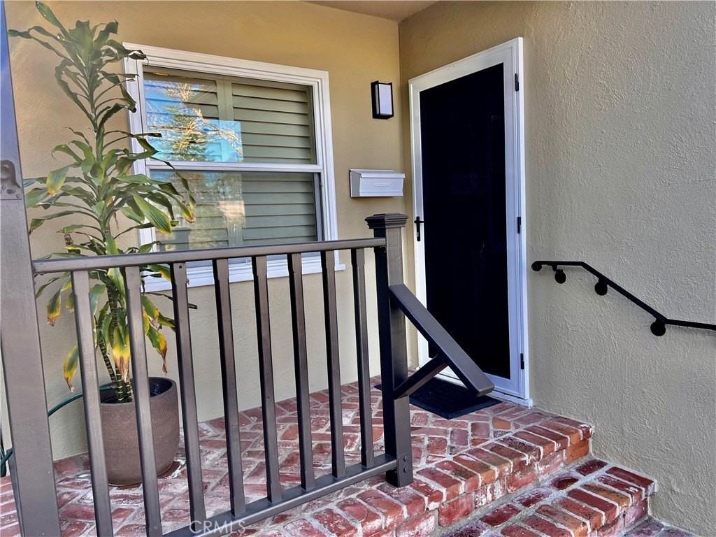 5518 Riviera Way - Photo 3 of 33