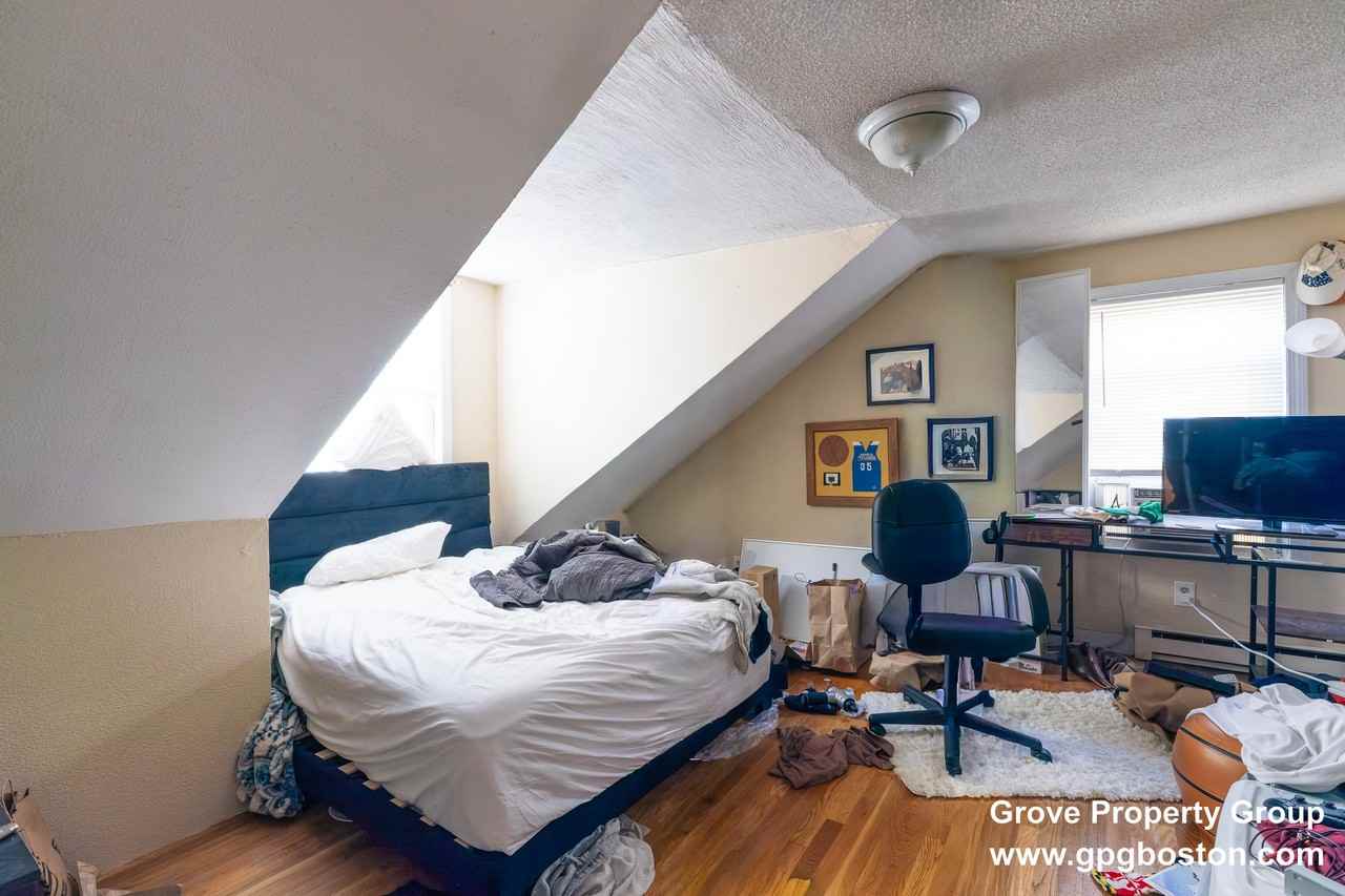 287 W 5th St #2 - Photo 3 of 5