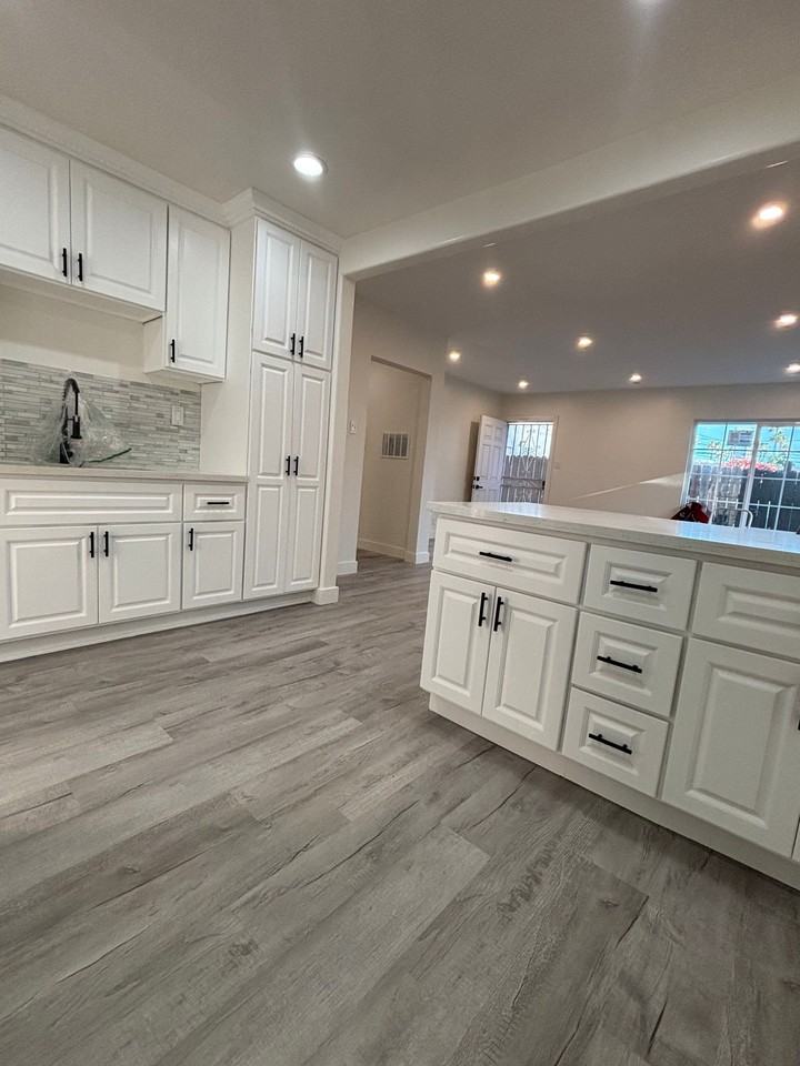 5848 Gardenia Ave #1 - Photo 4 of 10