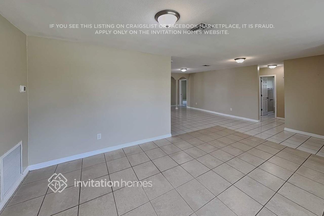 6433 Nw 21st Ct - Photo 3 of 20