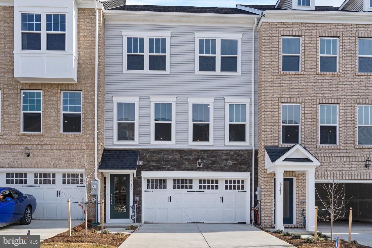 2139 Otter Creek Cir - Photo 2 of 38