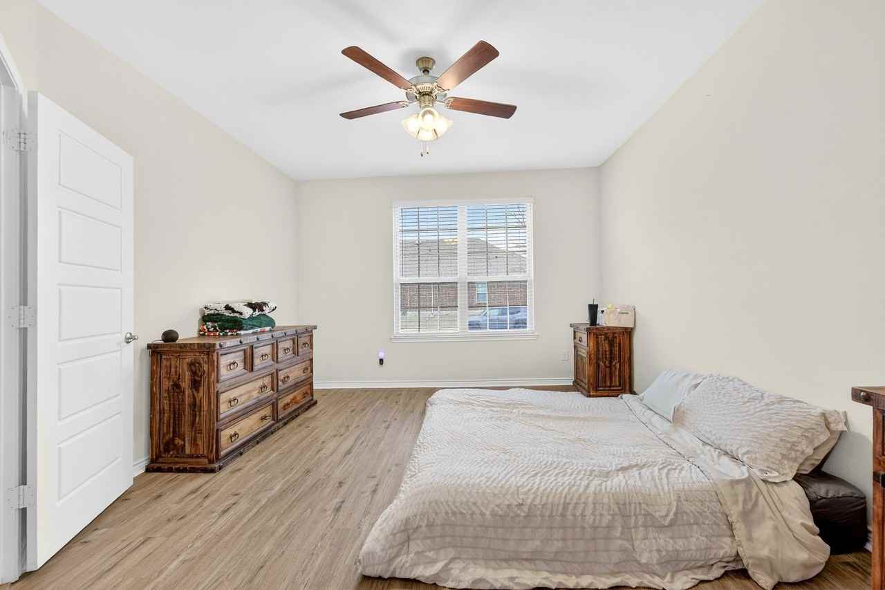 2261 Obsidian Dr - Photo 7 of 36