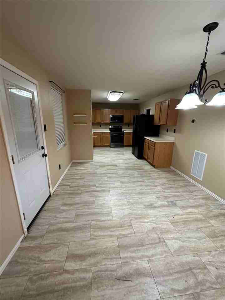 9233 Cheswick Dr - Photo 5 of 14