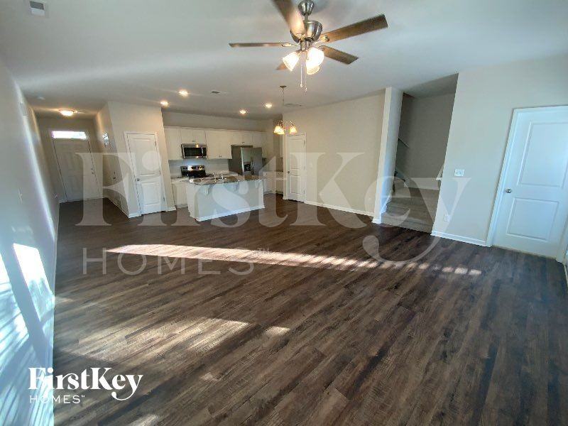 10755 Rivergate Dr Nw - Photo 3 of 10