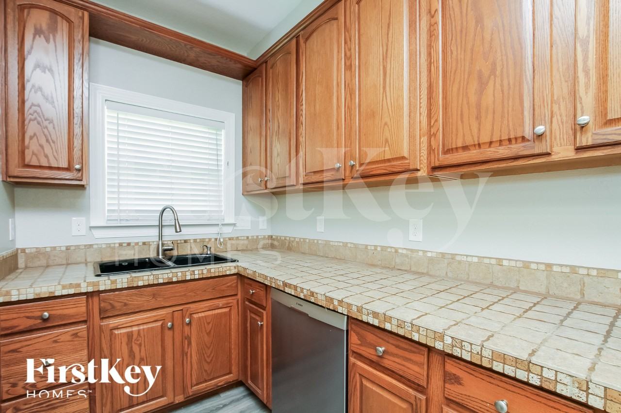 6205 Robert St - Photo 5 of 15