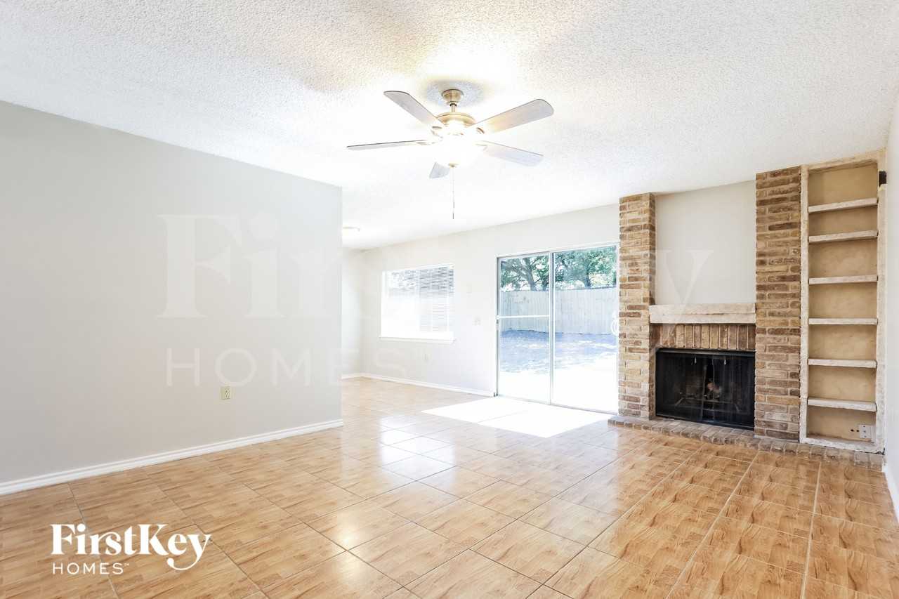 10232 Flatland Trl - Photo 4 of 15