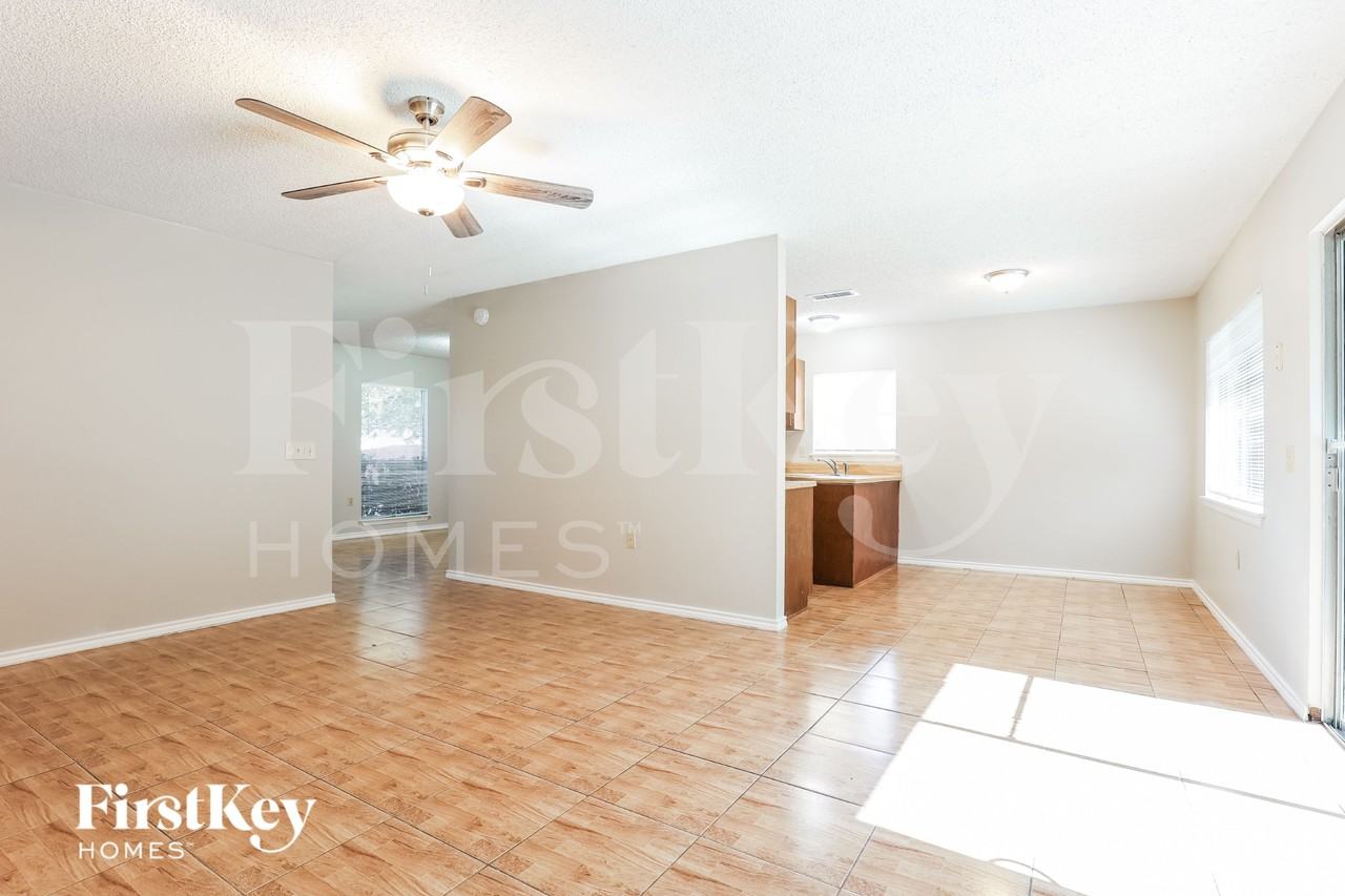 10232 Flatland Trl - Photo 5 of 15