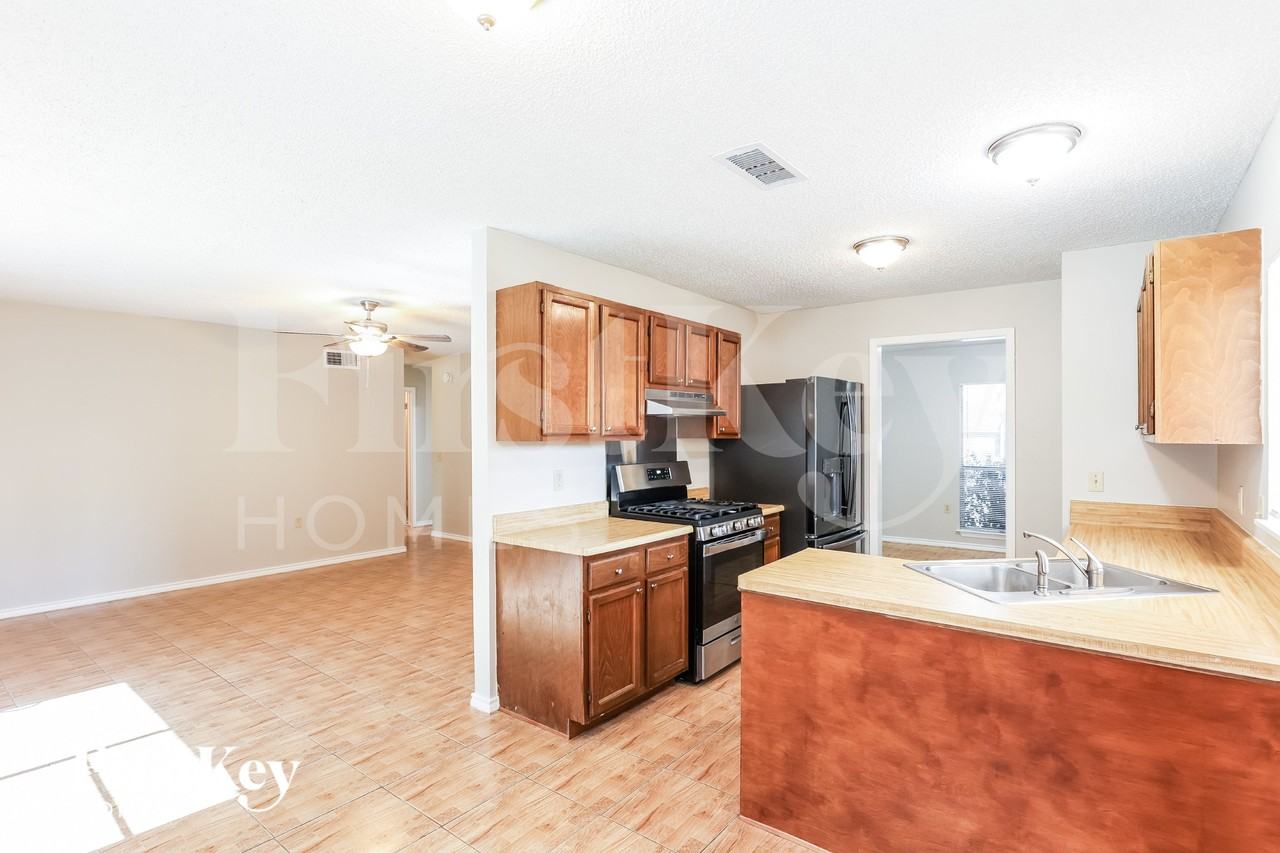10232 Flatland Trl - Photo 7 of 15