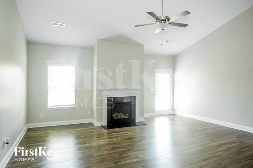 6991 Collinwood Ln - Photo 4 of 15