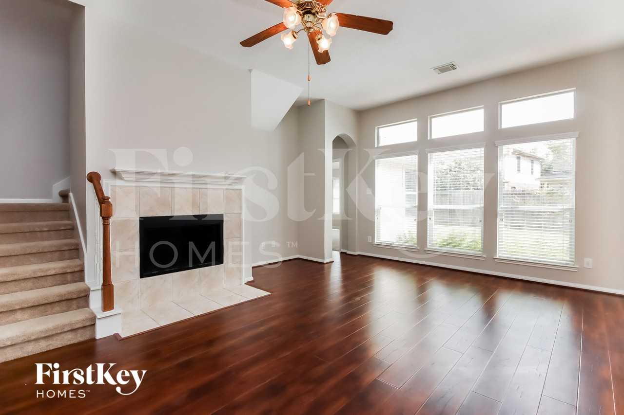 11507 Chippewa Ridge Ct - Photo 3 of 16