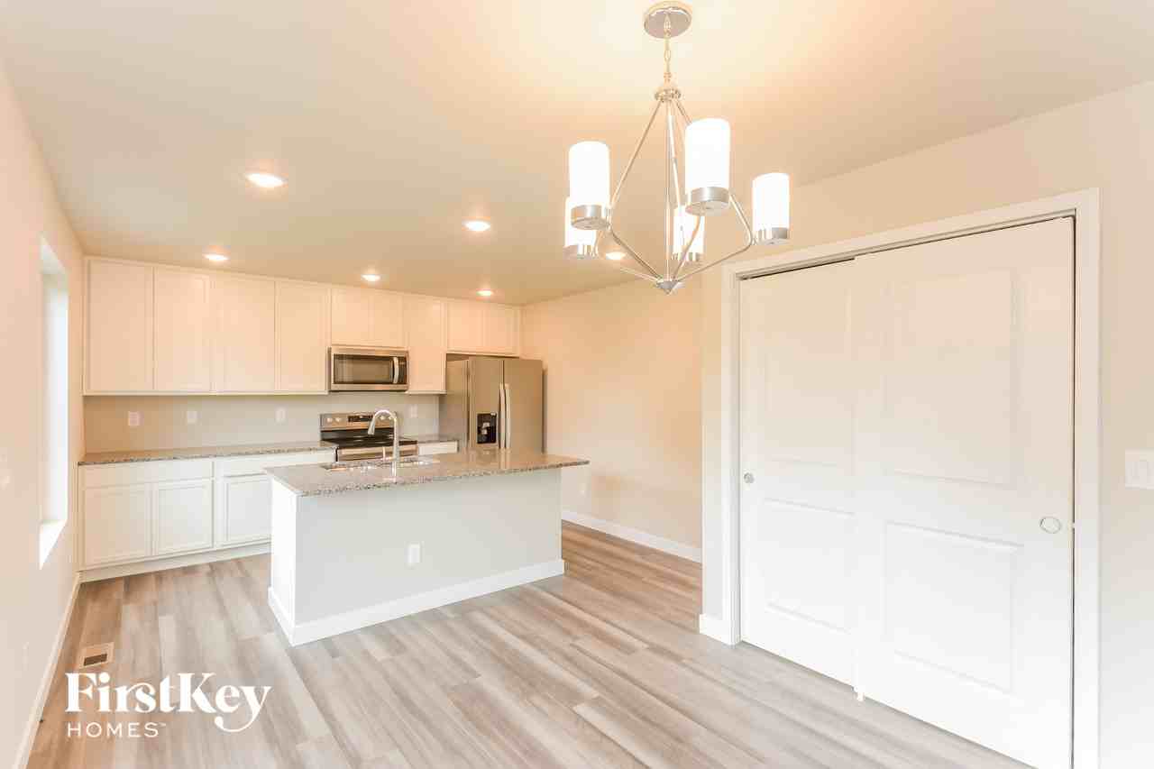 10645 Luneth Dr - Photo 5 of 15