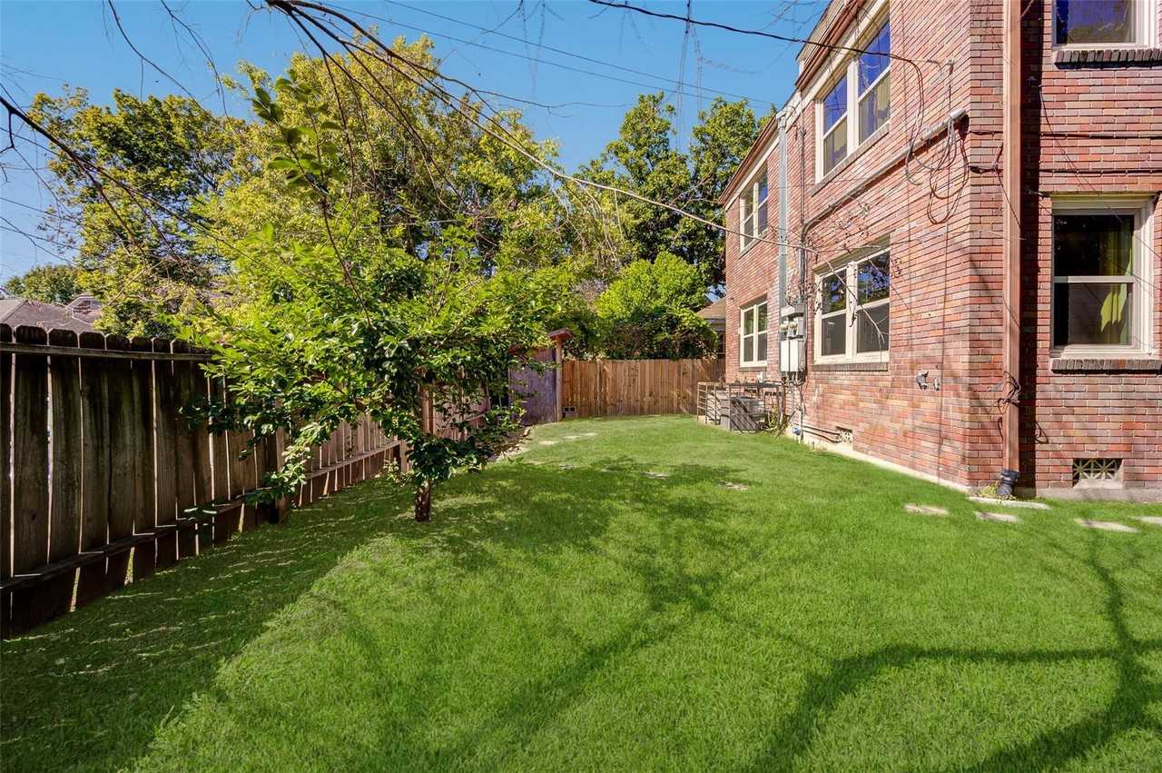 2316 Wentworth St ##B - Photo 4 of 14