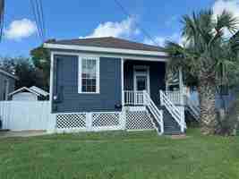 featured image of 805 8th St