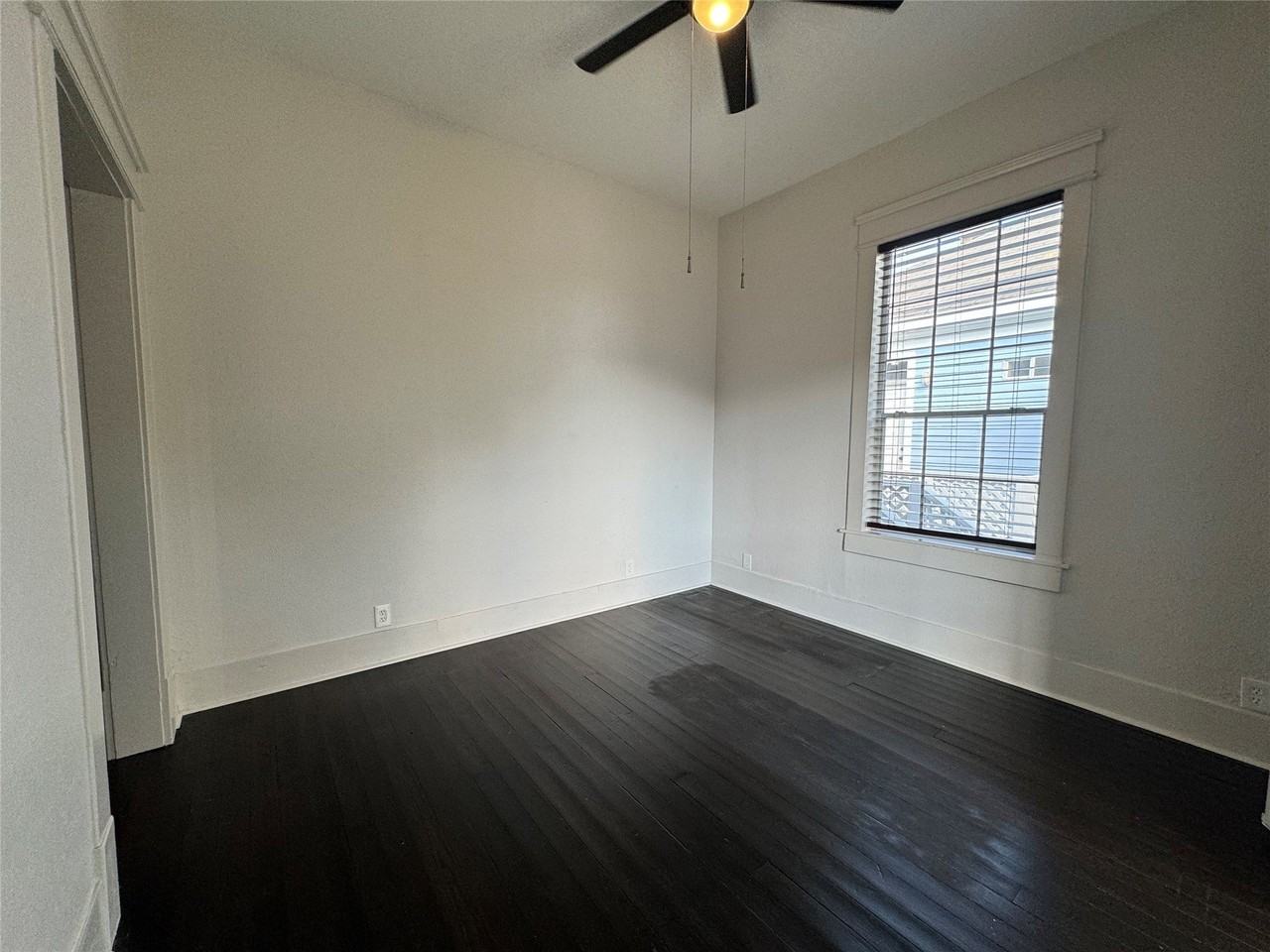 805 8th St - Photo 2 of 9