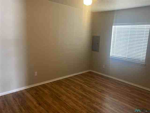 906 Bullock Ct - Photo 5 of 7