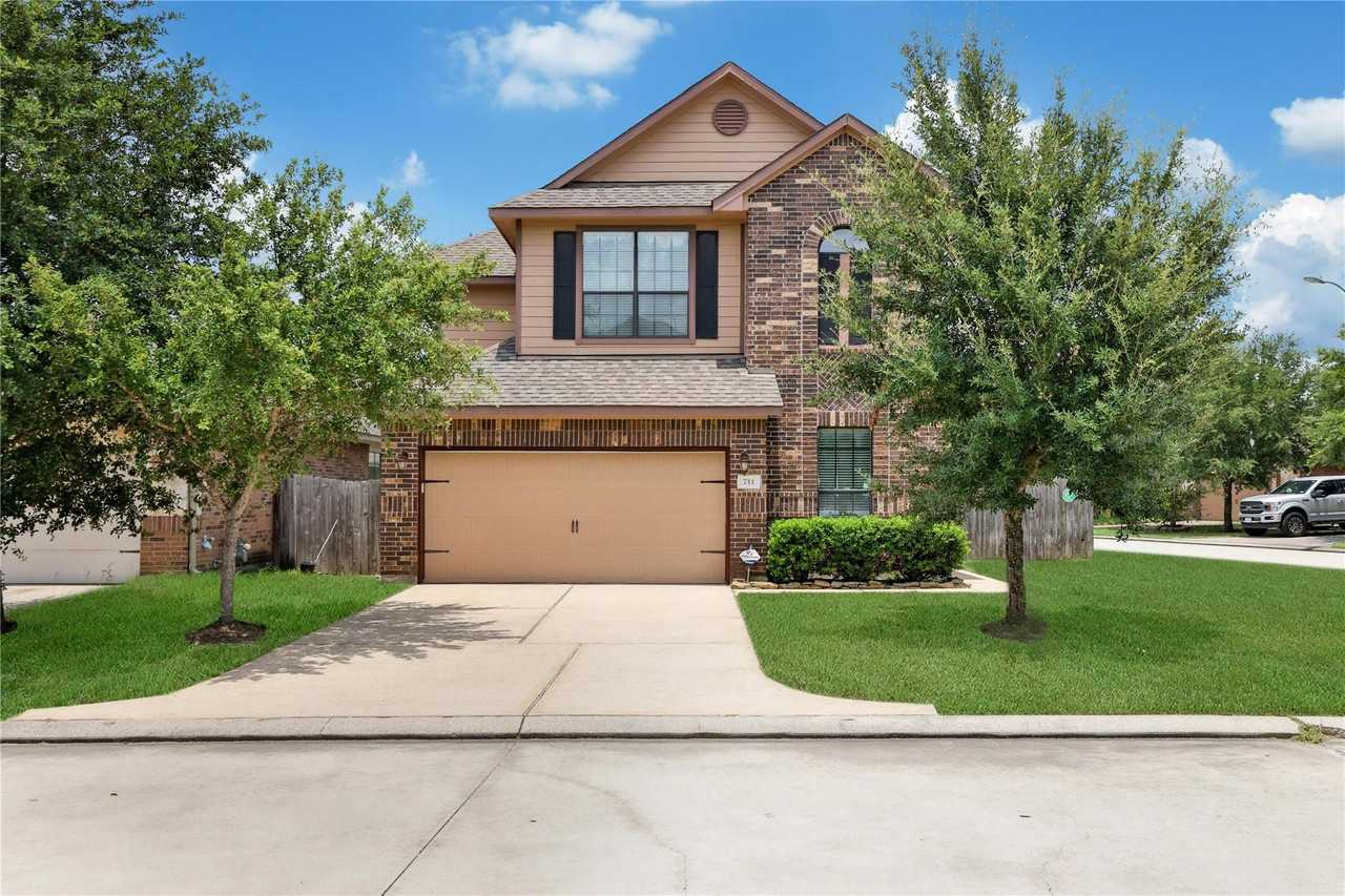 711 Aulia Ln - Photo 2 of 25