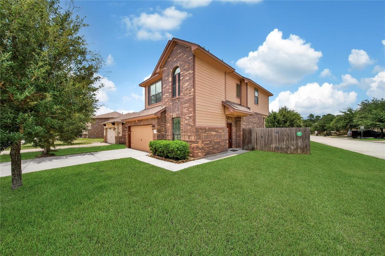 711 Aulia Ln - Photo 3 of 25