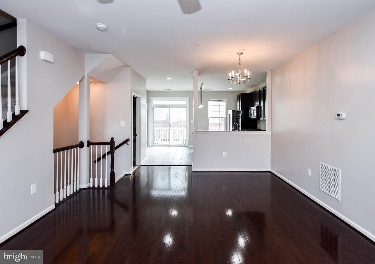 9553 Weshurst Ln - Photo 4 of 11