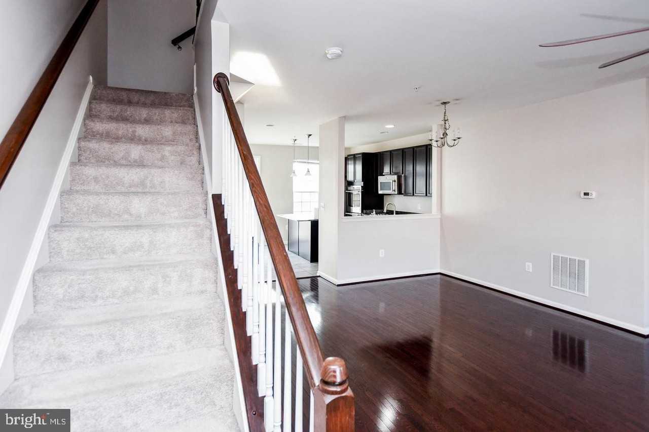 9553 Weshurst Ln - Photo 6 of 11