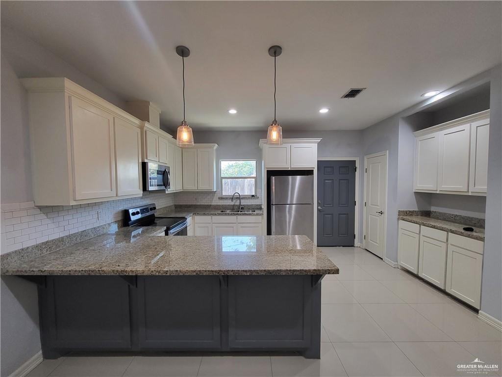 1106 Ursula St - Photo 6 of 25