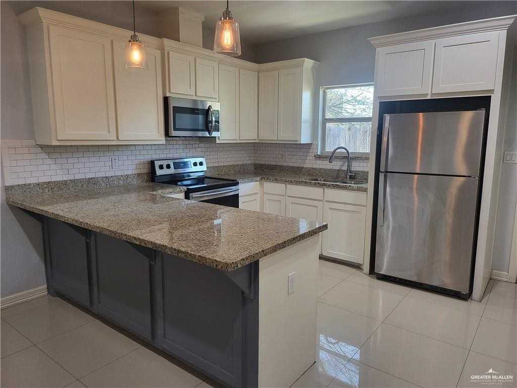 1106 Ursula St - Photo 7 of 25