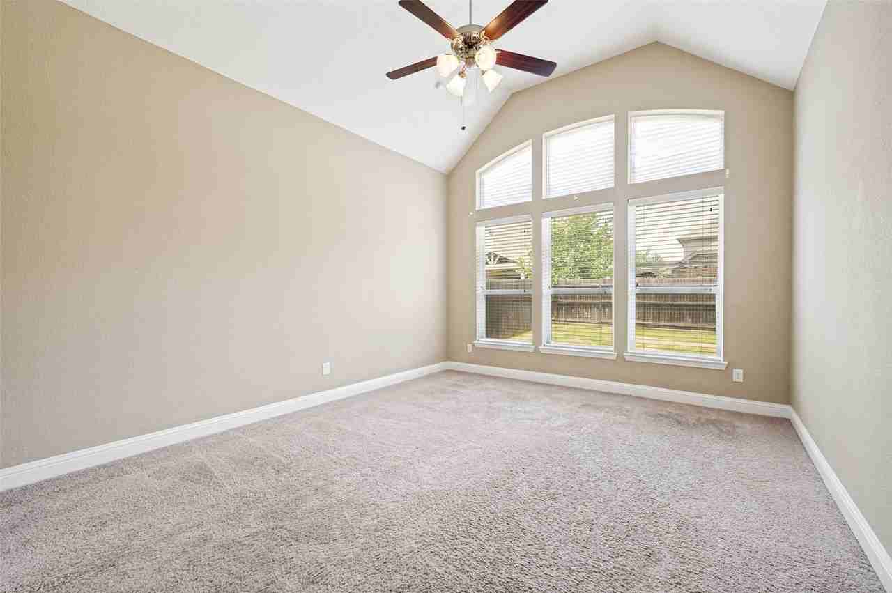 2449 Kingsgate Dr - Photo 5 of 12