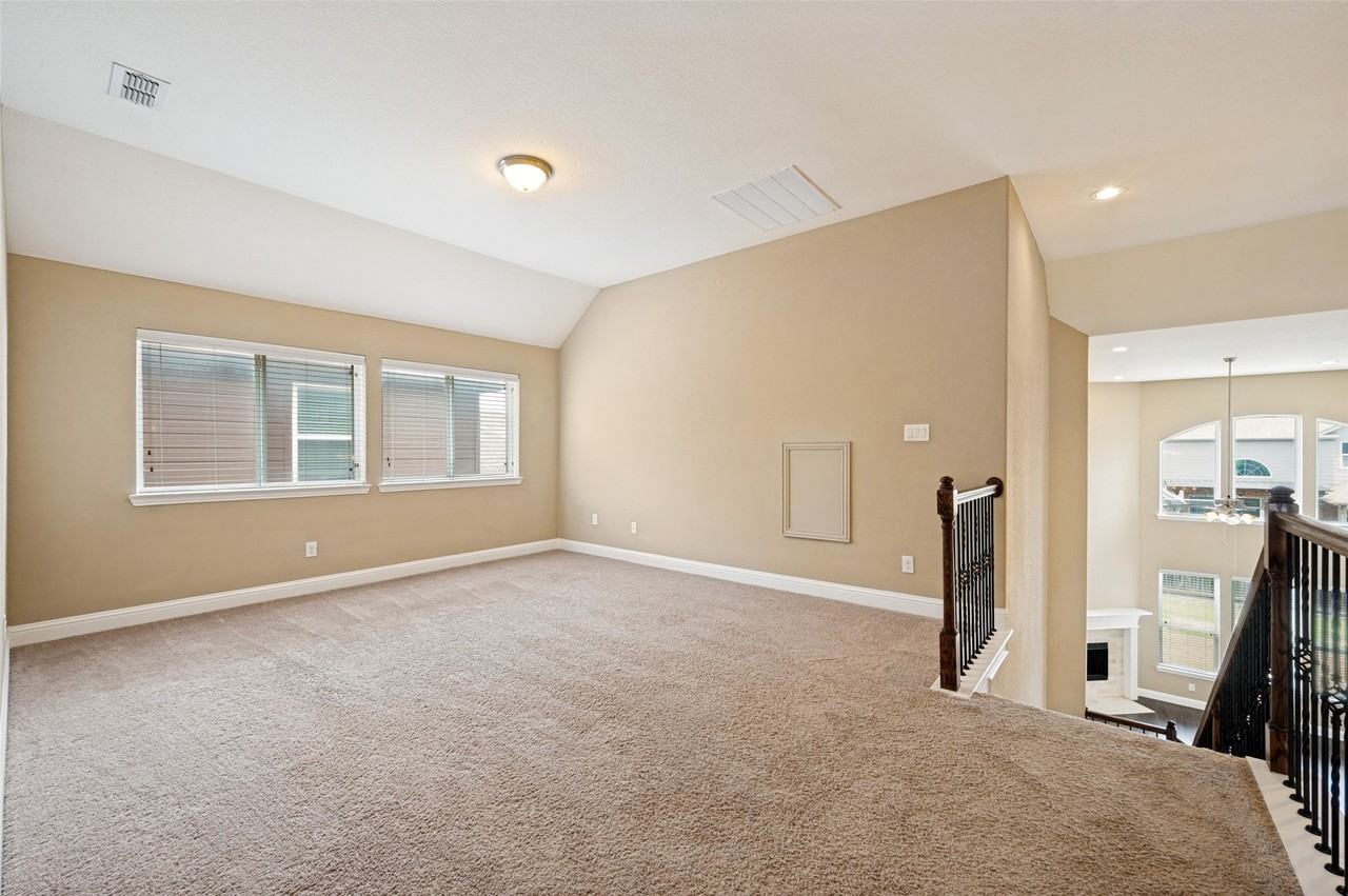 2449 Kingsgate Dr - Photo 7 of 12