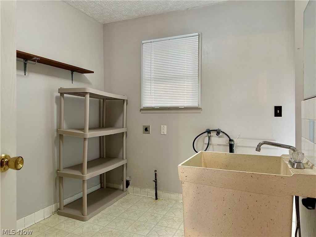 4827 Dunsmore Ave - Photo 6 of 10