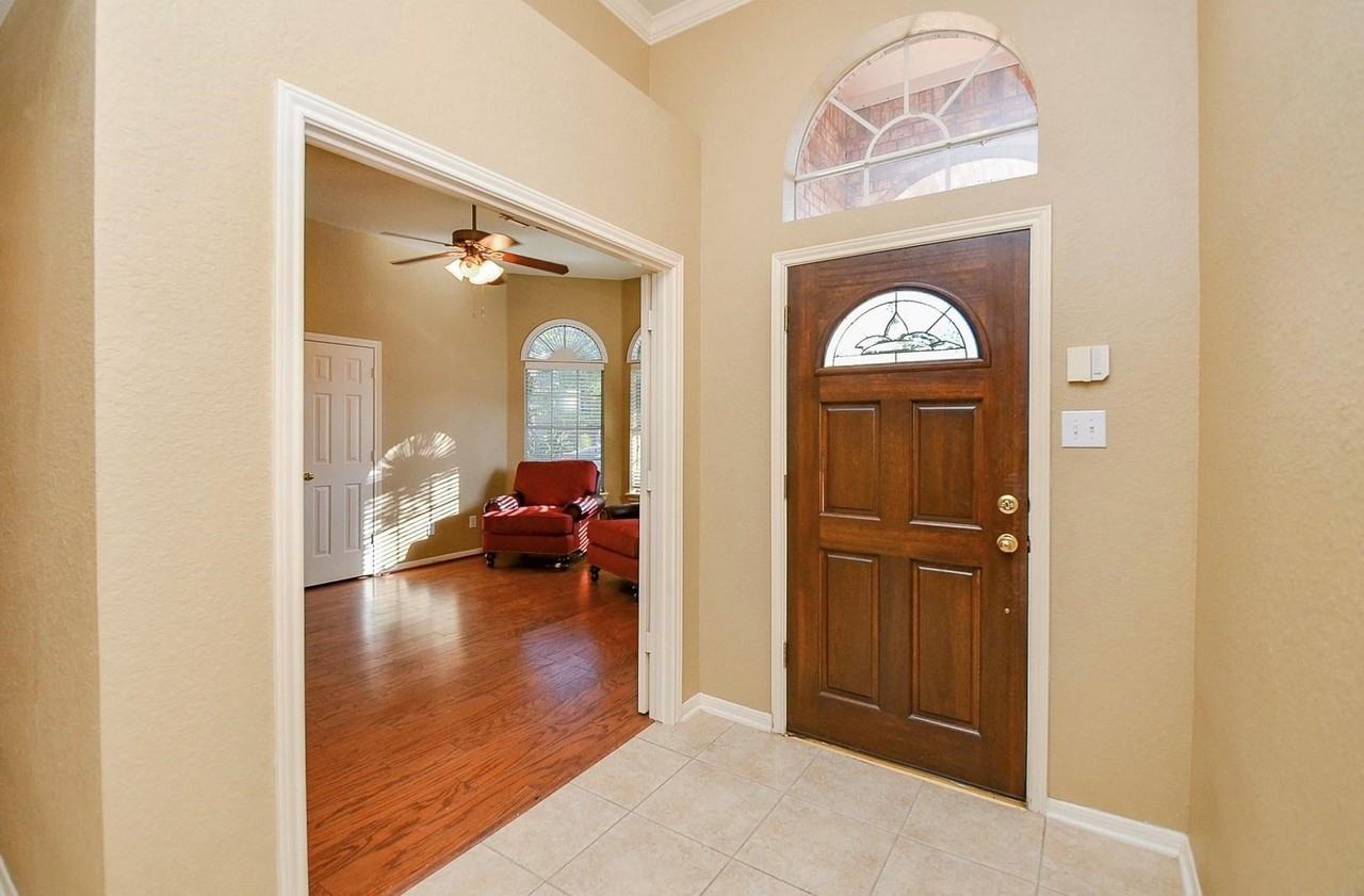 4606 Russett Ln - Photo 4 of 20