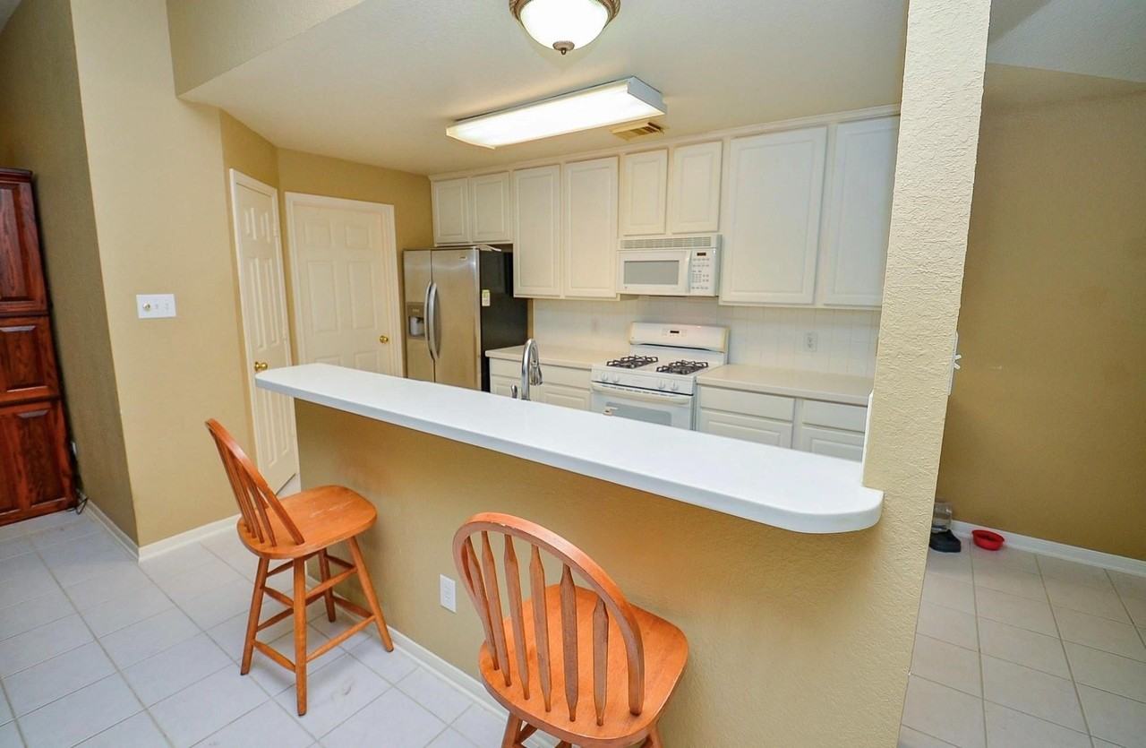 4606 Russett Ln - Photo 5 of 20
