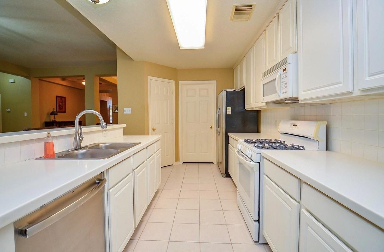4606 Russett Ln - Photo 7 of 20