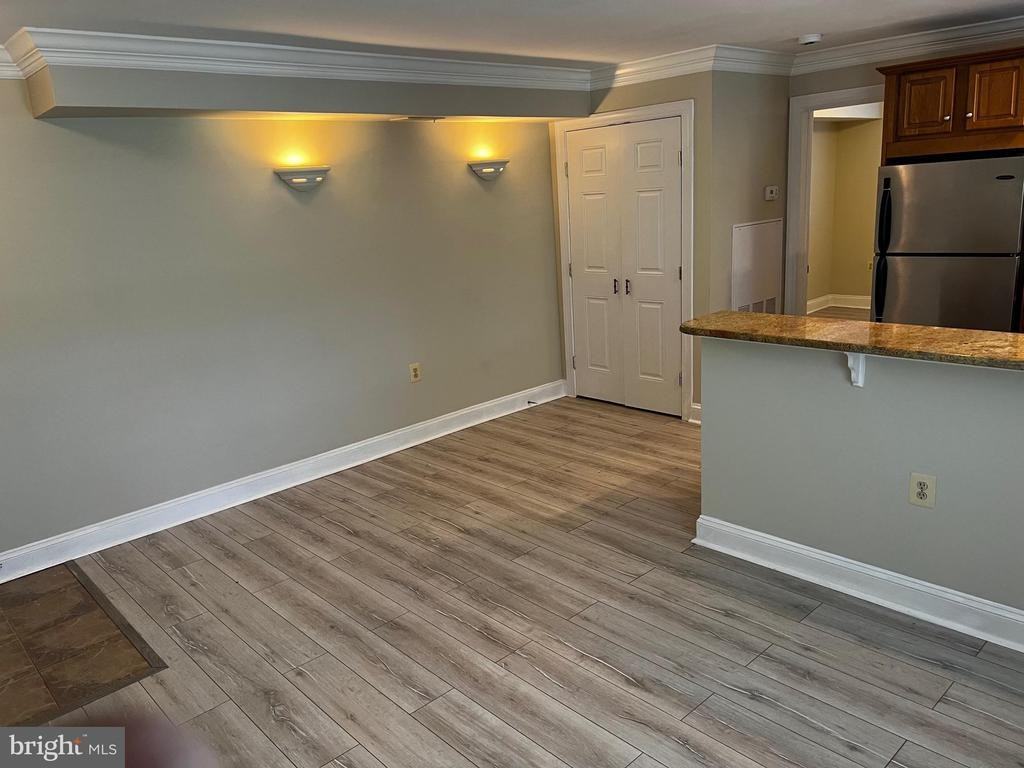 1219 Oronoco St ##101 - Photo 5 of 24