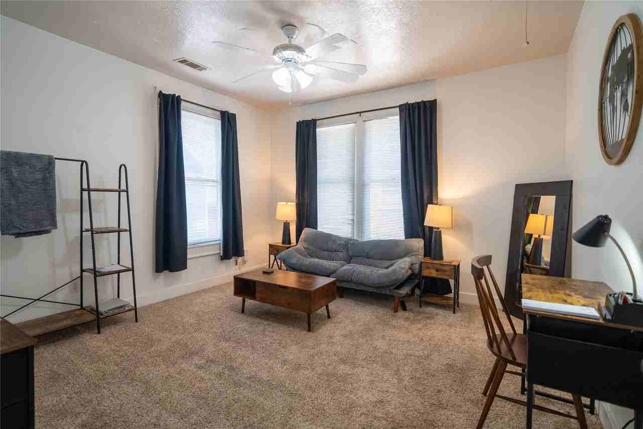 606 W Drew St - Photo 7 of 17