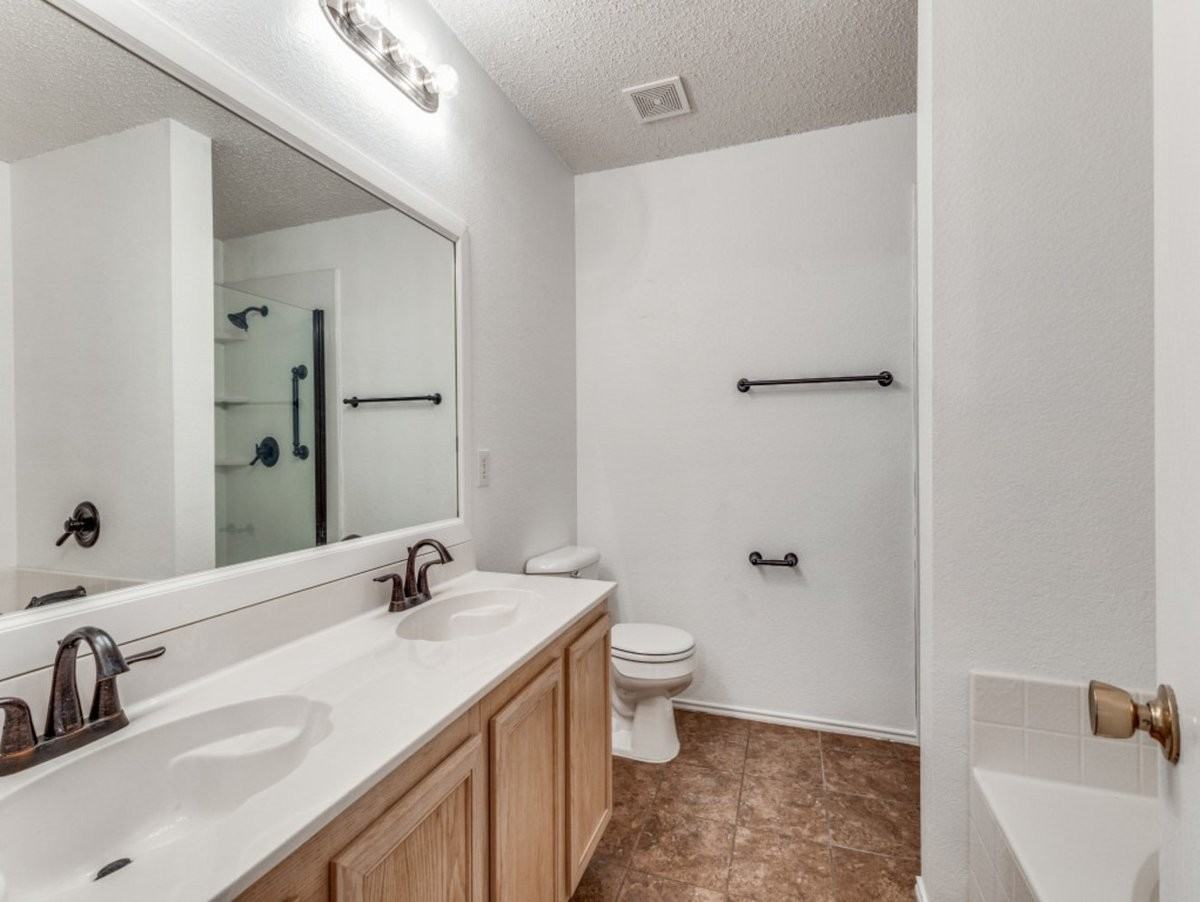 509 Keble Dr - Photo 4 of 14
